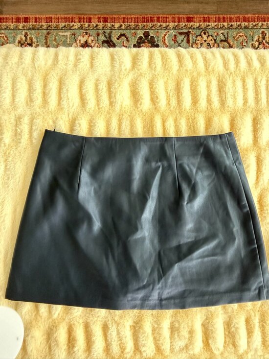 English Factory Dresses & Skirts - English Factory Black Faux Leather Mini Skirt Medium Sleek Chic